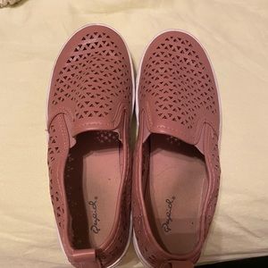 Quipid slip on shoes